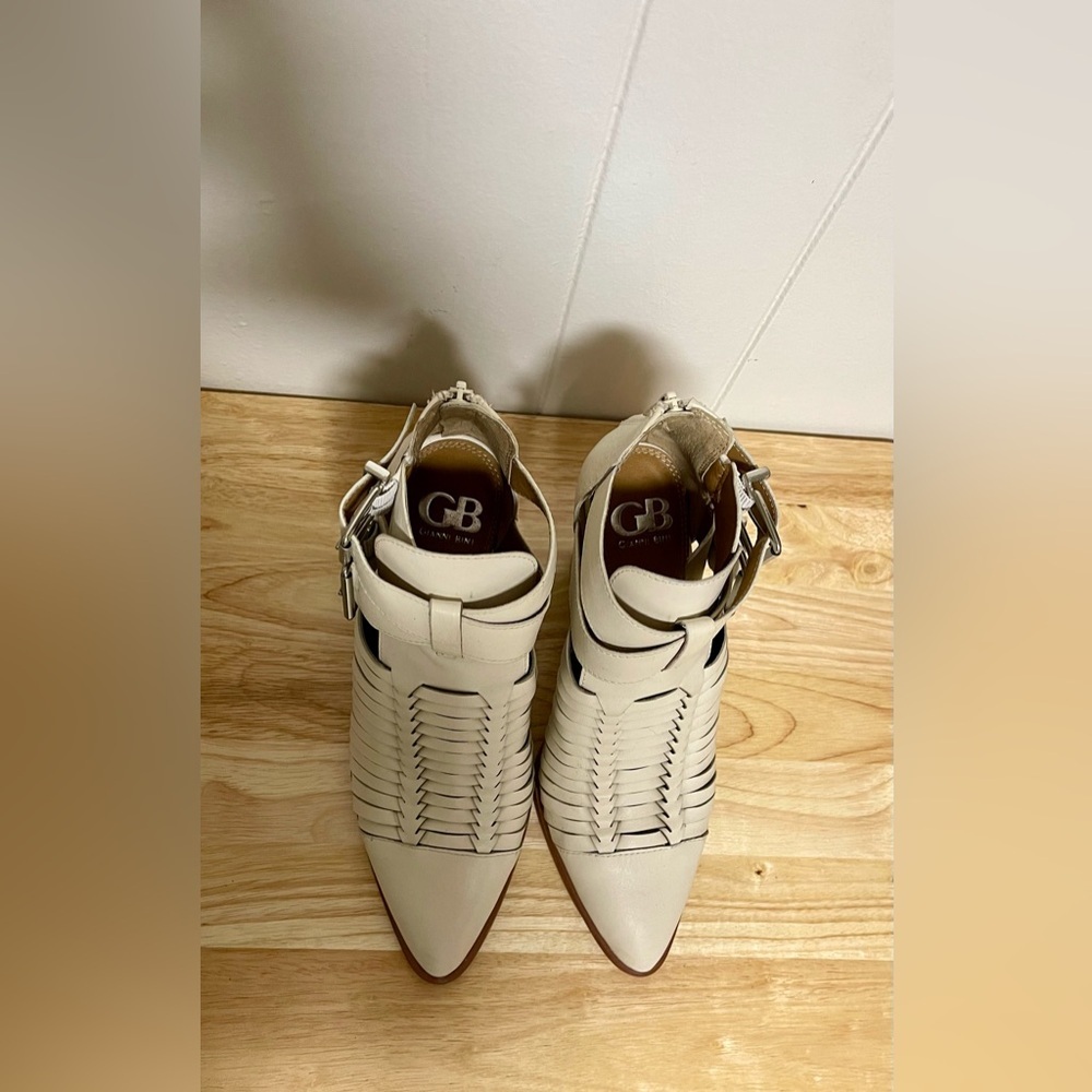 GIANNI BINI Leather Boho Weaterm Strap Booties Size 8M